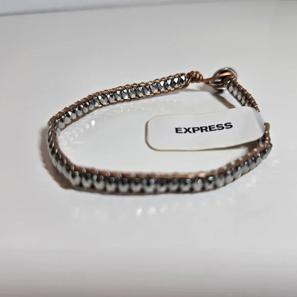 🌺 Express Metallic Beaded Wrap Bracelet NWT - Picture 3 of 8